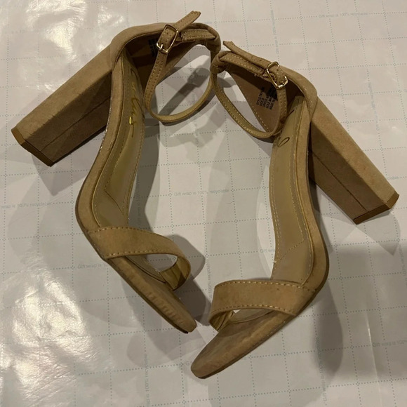 Lulus Taylor Tan Suede Ankle Strap Heels size 6 - Picture 4 of 4